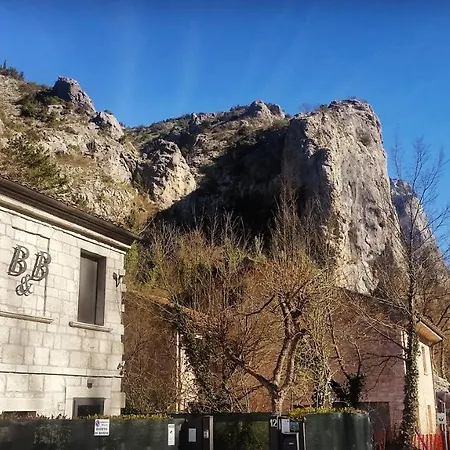 Couette-café Aquilegia 3*