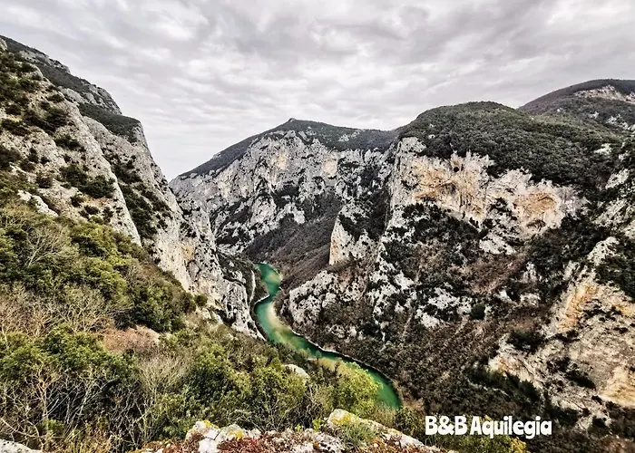 B&B Aquilegia 악콸라냐